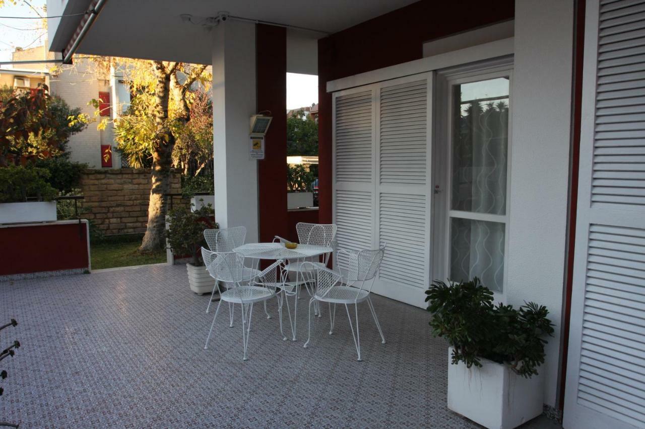 Villa Della Tartaruga Casal Palocco Exteriör bild