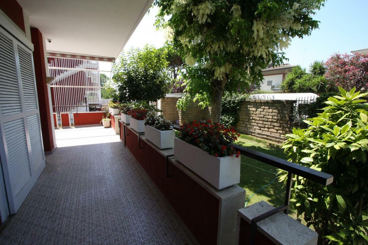 Villa Della Tartaruga Casal Palocco Exteriör bild