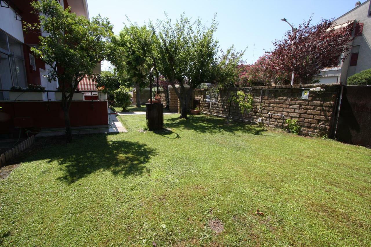 Villa Della Tartaruga Casal Palocco Exteriör bild
