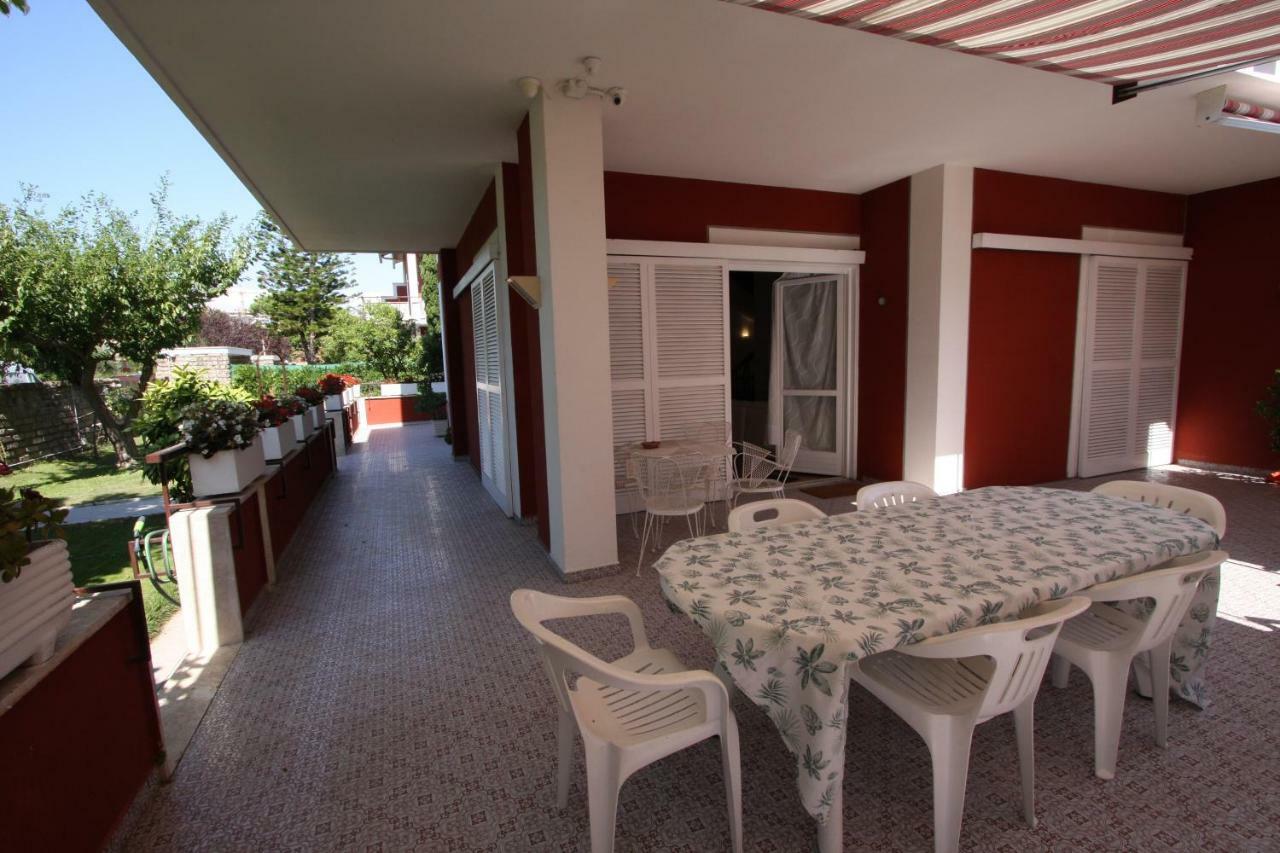 Villa Della Tartaruga Casal Palocco Exteriör bild
