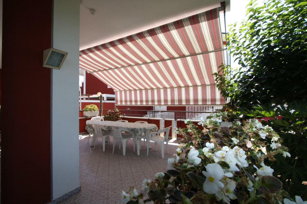 Villa Della Tartaruga Casal Palocco Exteriör bild