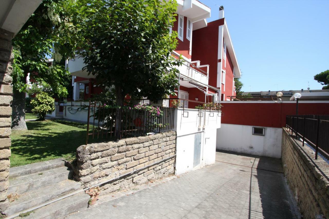 Villa Della Tartaruga Casal Palocco Exteriör bild