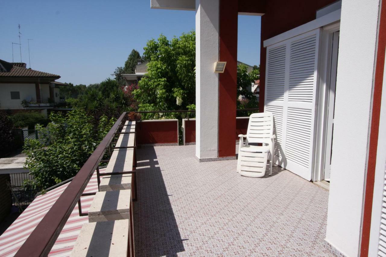 Villa Della Tartaruga Casal Palocco Exteriör bild